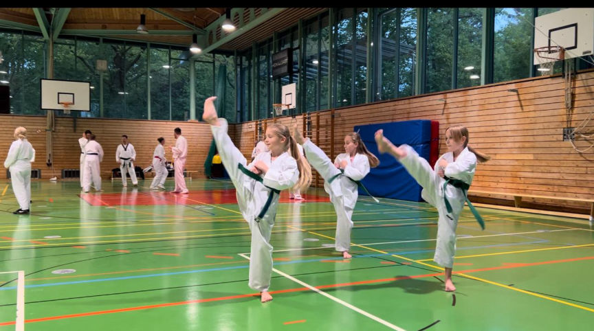 Gemeinsames Training von Elite Taekwondo Fürstenfeldbruck